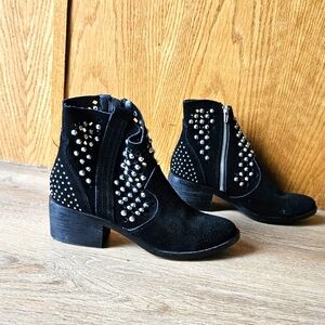 Steve Madden ankle bootie